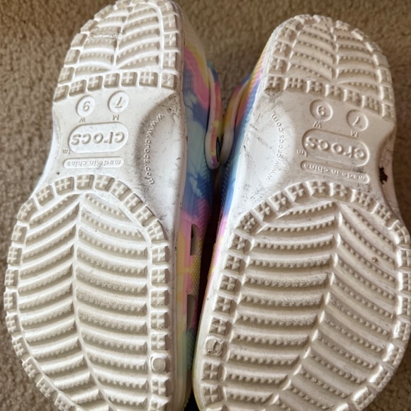 Crocs tie-dye clogs w9 - Picture 2 of 2